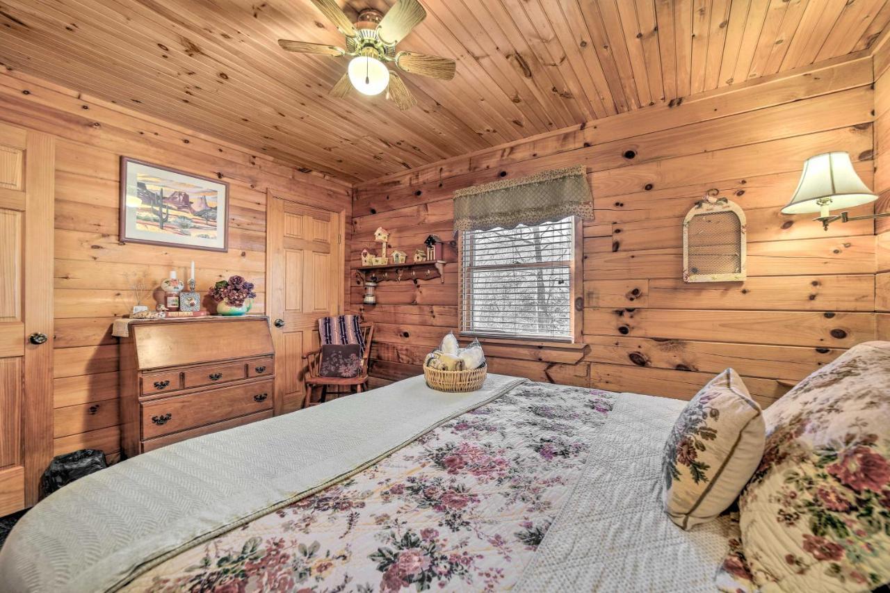 Franklin Cabin With Porch Near Hiking And Waterfalls! Buitenkant foto